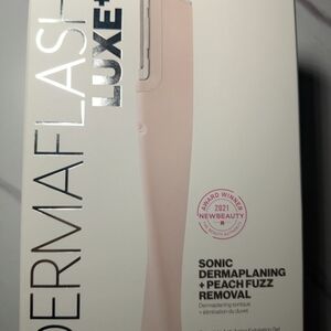 Dermaflash Luxe Plus+ With Preflash Cleanser